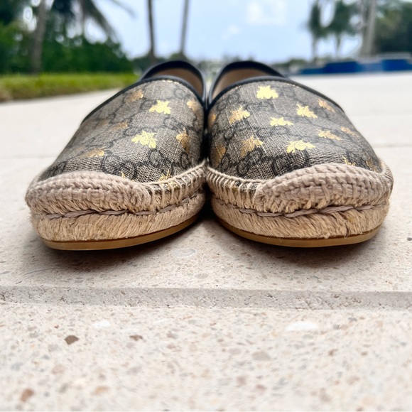 Beige/ebony diagonal matelassé Original GG canvas with gold bees - Picture 6 of 7